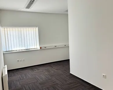 Na prenájom komerčné, Pezinok, Moyzesova