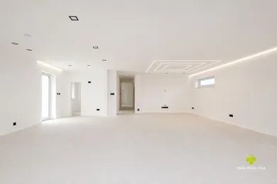 Na predaj dom v Prievidza · €435 000 · Novostavba