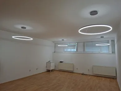Na prenájom komerčné, 40 m², Zvolen, Námestie SNP