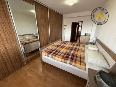 Na predaj 2-izbový byt, 60 m², Hlohovec, Hlohová