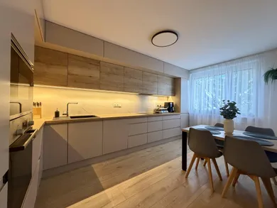 Mieszkania na sprzedaż, 4-pokojowe, Bratislava-Petržalka · €339 900
