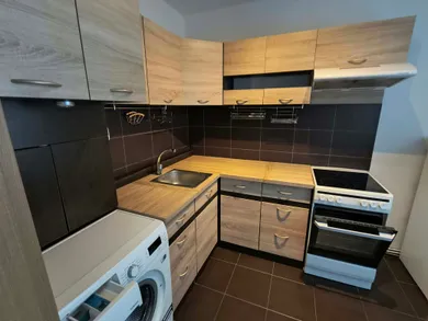 Na prenájom 1-izbový byt, 27 m², Martin, Košútska