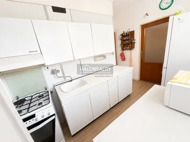Na predaj 3-izbový byt, 69 m², Košice-Nad jazerom, Polárna