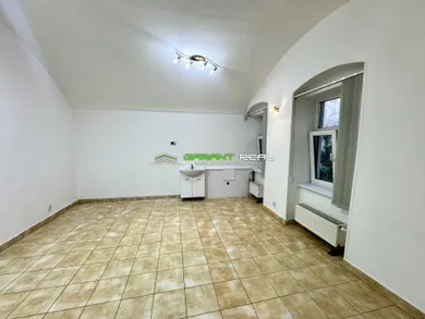 Lokale komercyjne na wynajem, Prešov · €590