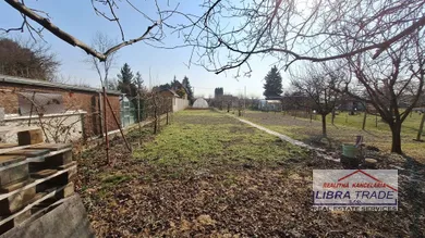 Na predaj pozemok, Komárno