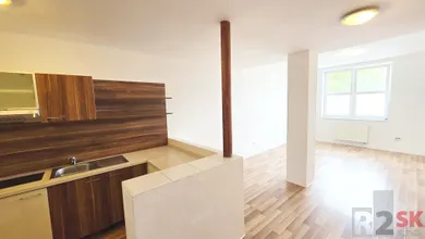 Na prenájom 2-izbový byt, 65 m², Žilina, Bytčická