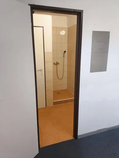 Na prenájom komerčné, Bratislava-Rača, Púchovská