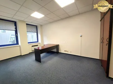 Na prenájom komerčné, 19 m², Banská Bystrica, Janka Kráľa