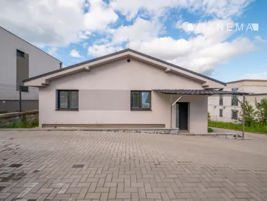 Na predaj 5-izbový dom, 595 m², Košice-Pereš