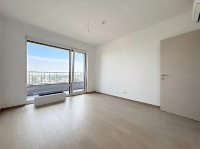 Na predaj 3-izbový byt, 99 m², Bratislava-Ružinov, Košická