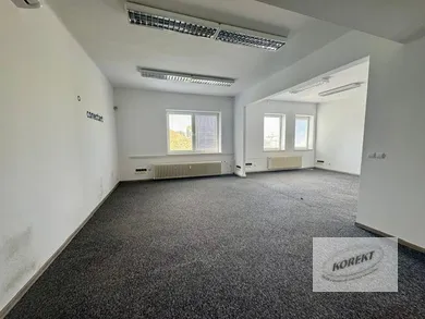 Na prenájom komerčné, 100 m², Nové Zámky, Hlavné Námestie