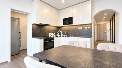 Mieszkania na sprzedaż, 3-pokojowe, Žilina · €215 990