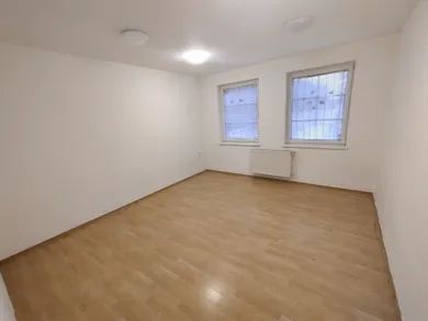 Na prenájom 7-izbový dom, 287 m², Bratislava-Ružinov, Peterská