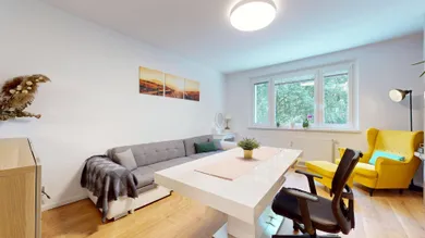 Na predaj 3-izbový byt, 69 m², Bratislava-Petržalka, Lietavská