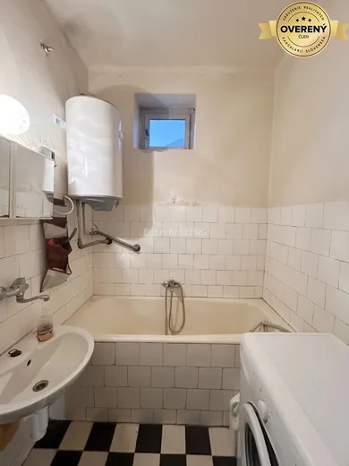 Na predaj 3-izbový dom, 85 m², Neded