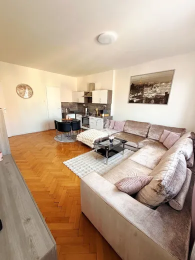 Eladó lakások, 4-szobás, Banská Bystrica · €324 500
