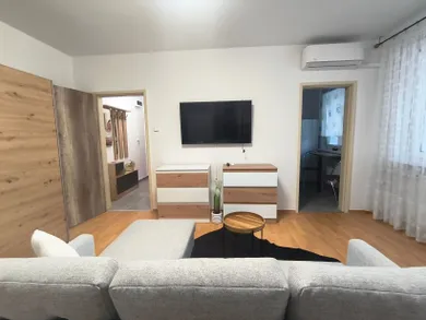 Na prenájom 3-izbový byt, 50 m², Bratislava-Dúbravka