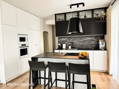 Byty na predaj 3-izbový, Bratislava-Petržalka · €510 000