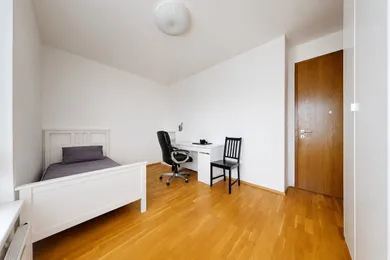 Na prenájom 4-izbový byt, 116 m², Bratislava-Nové Mesto, Tupého