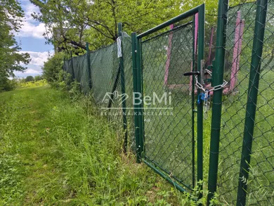 Na predaj pozemok, 394 m², Levice