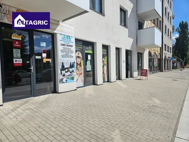 Na prenájom komerčné, 20 m², Komárno, Petőfiho ul.