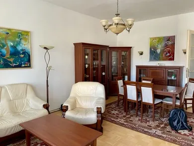 Na prenájom 4-izbový byt, 100 m², Bratislava-Staré Mesto, Námestie SNP
