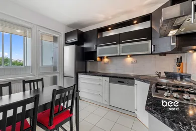 Na predaj 3-izbový byt, 70 m², Bratislava-Petržalka, Krásnohorská