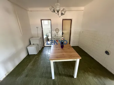 Na predaj 4-izbový dom, 74 m², Trnovec nad Váhom, Školská
