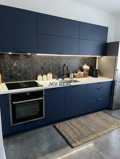 Byty na predaj 3-izbový, Nová Baňa · €180 000
