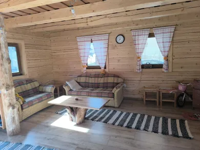 Na predaj 5-izbový rekreačný dom, 85 m², Závadka nad Hronom