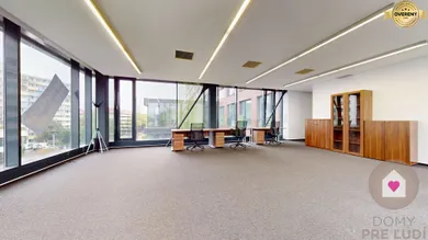 Na prenájom komerčné, 360 m², Bratislava-Ružinov, Košická