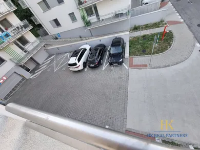 Na prenájom 3-izbový byt, 89 m², Bratislava-Nové Mesto, Vlárska