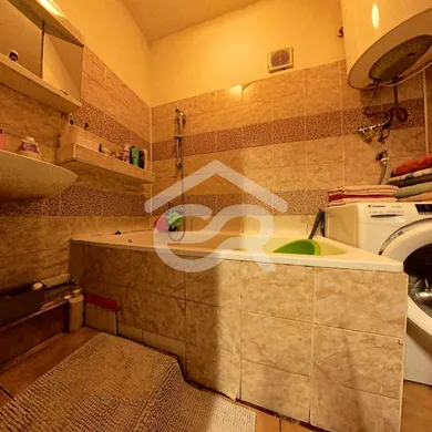 Na predaj 3-izbový dom, 98 m², Vráble, Nám. Kpt. Nálepku
