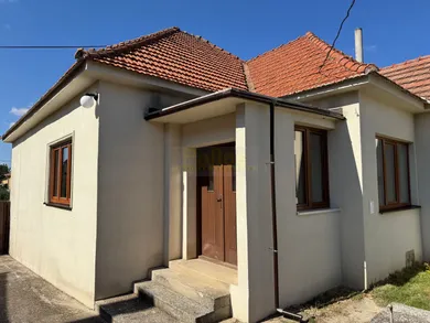 Eladó házak, 3-szobás, Piešťany · €195 000