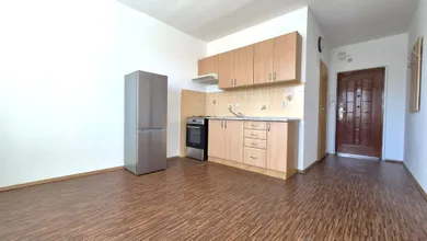 Na prenájom 1-izbový byt, 38 m², Piešťany, Bratislavská