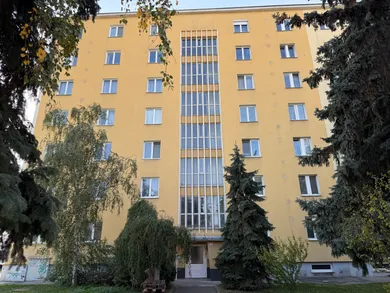 Na predaj 4-izbový byt, 65 m², Bratislava-Ružinov, Martinčekova