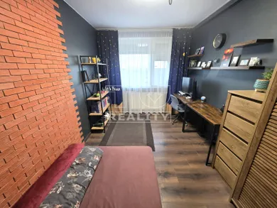 Na predaj 3-izbový byt, 71 m², Bratislava-Petržalka