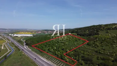 Pozemky na predaj, Nitra · €33 375