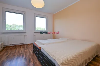 Na predaj 4-izbový byt, 80 m², Bratislava-Karlova Ves, Veternicová