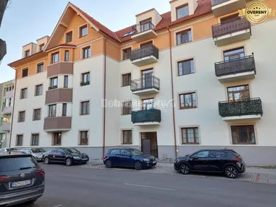 Na prenájom 3-izbový byt, Nové Zámky, Kasárenská