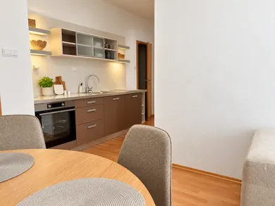 Na prenájom 2-izbový byt, 42 m², Žilina