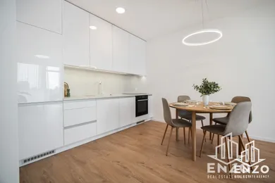 Na prenájom 2-izbový byt, 65 m², Bratislava-Nové Mesto, Rožňavská 1/B