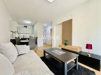 Na predaj 2-izbový byt, 43 m², Bratislava-Petržalka, Topoľčianska