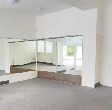 Lokale komercyjne na wynajem, Bratislava-Petržalka · €616