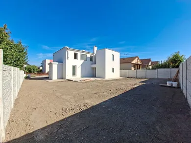 Na predaj 6-izbový dom, 180 m², Holice, Holice 141
