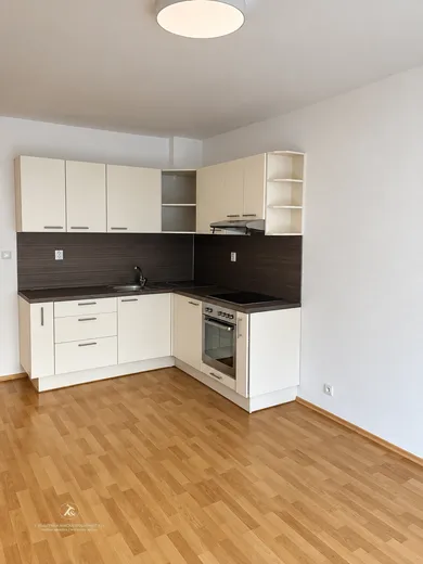 Na predaj 2-izbový byt, 69 m², Bratislava-Ružinov, Jégeho