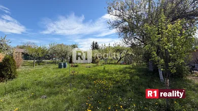 Na predaj pozemok, 321 m², Piešťany, Komenského