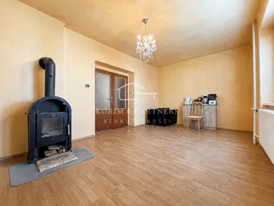 Na predaj 4-izbový dom, 188 m², Hurbanovo