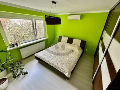 Na prenájom 4-izbový byt, 110 m², Komárno