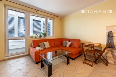 Na predaj 2-izbový byt, 42 m², Bratislava-Petržalka, Topolčianska